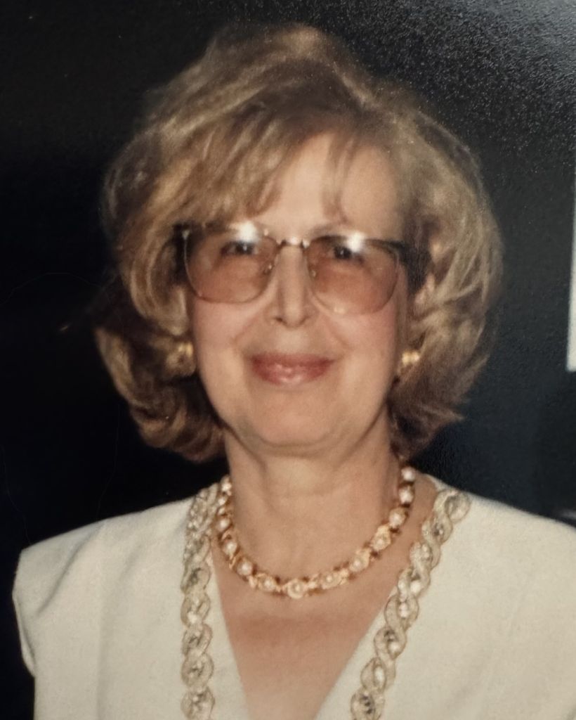Eva Stavroulakis Profile Photo