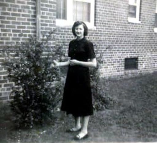 Ruth Alice Sizemore photo gallery thumbnail 5 of 50