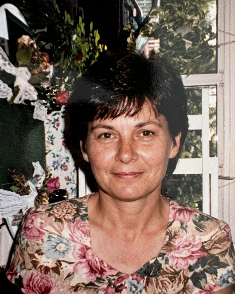 Maxine Collins