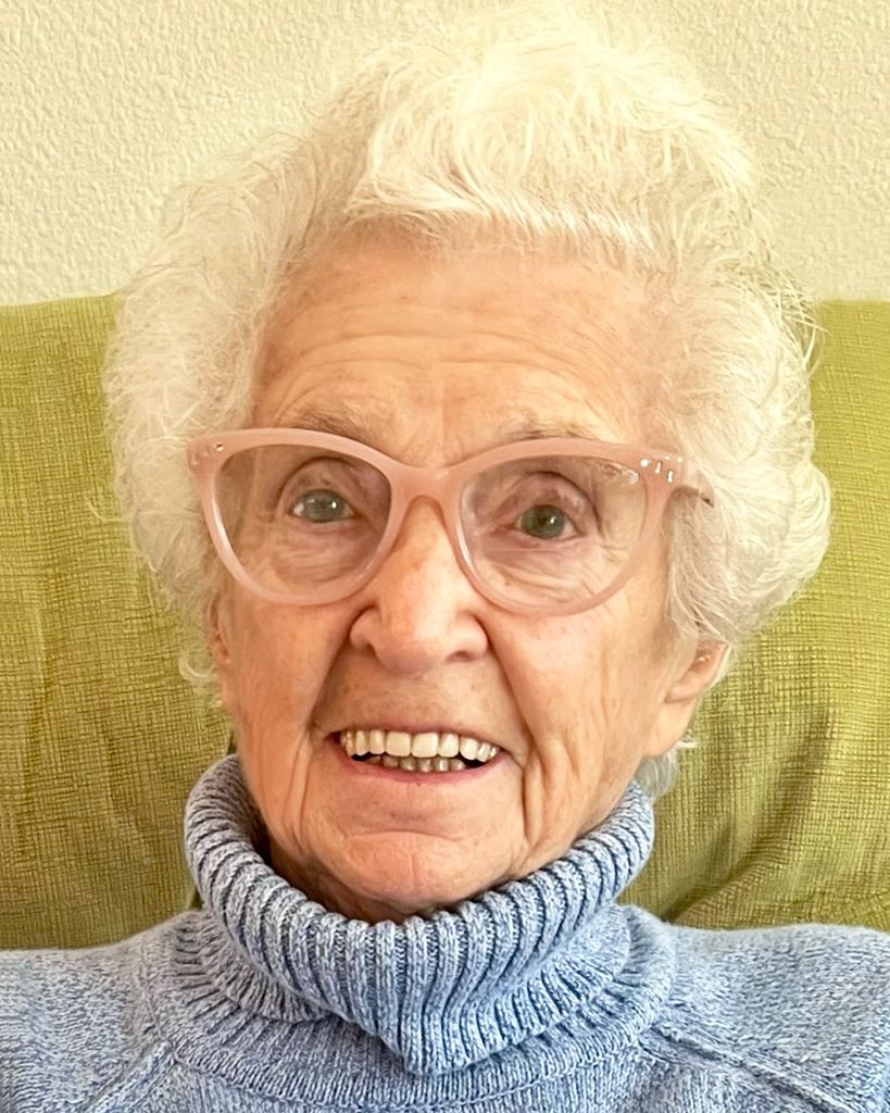 Jean McNamee DeLongis Profile Photo