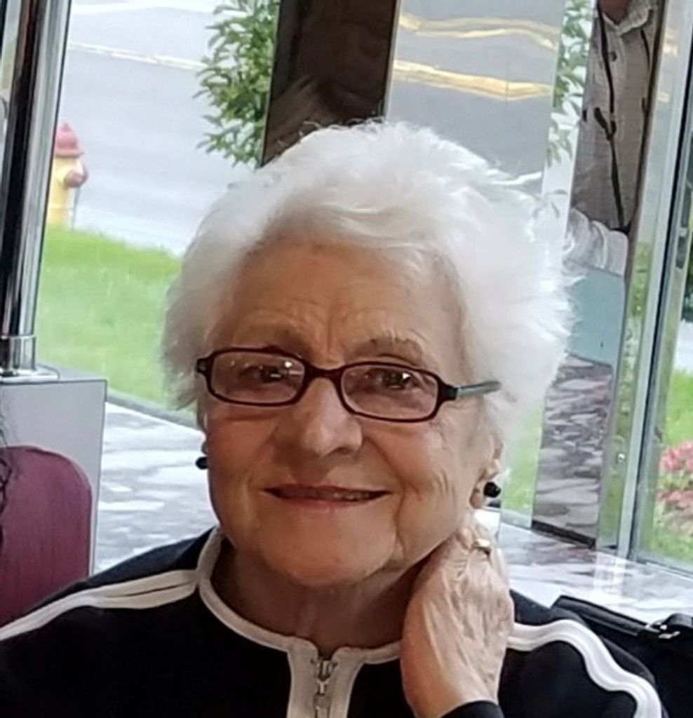 Annette "Nina" (Russo)  Brownell