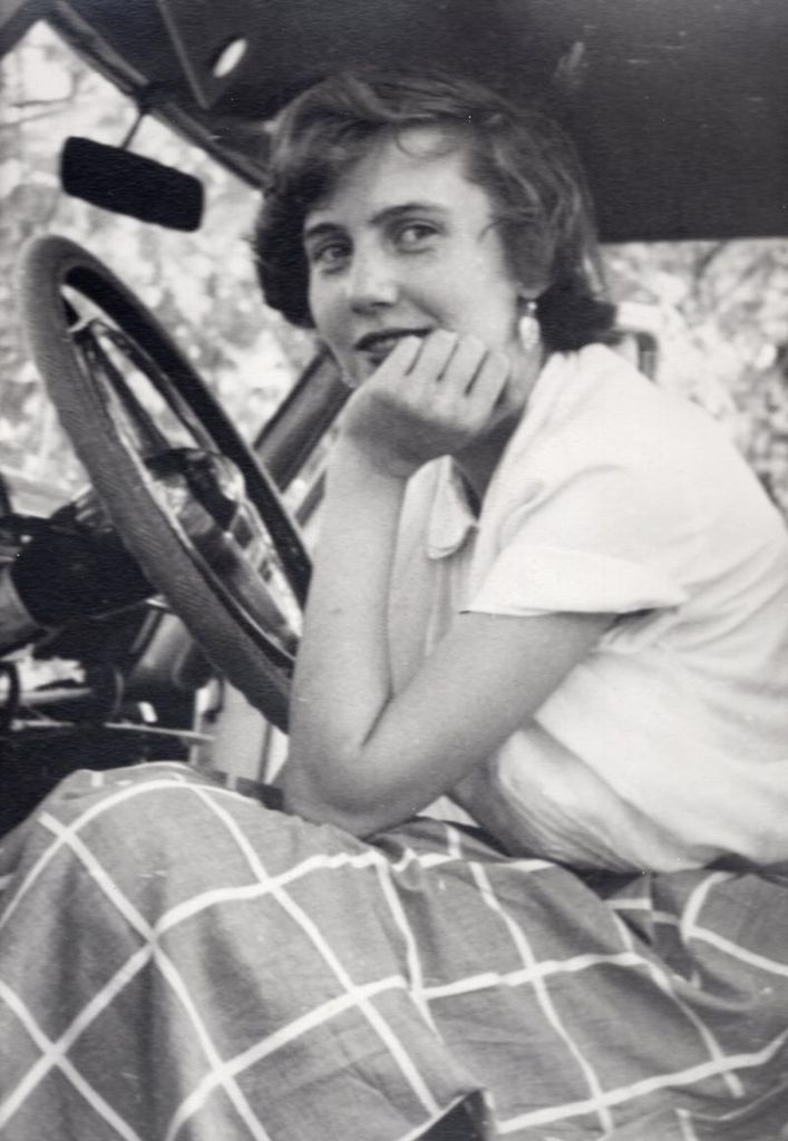 Frances "Fran" Lorraine Davis Jesina Kucera