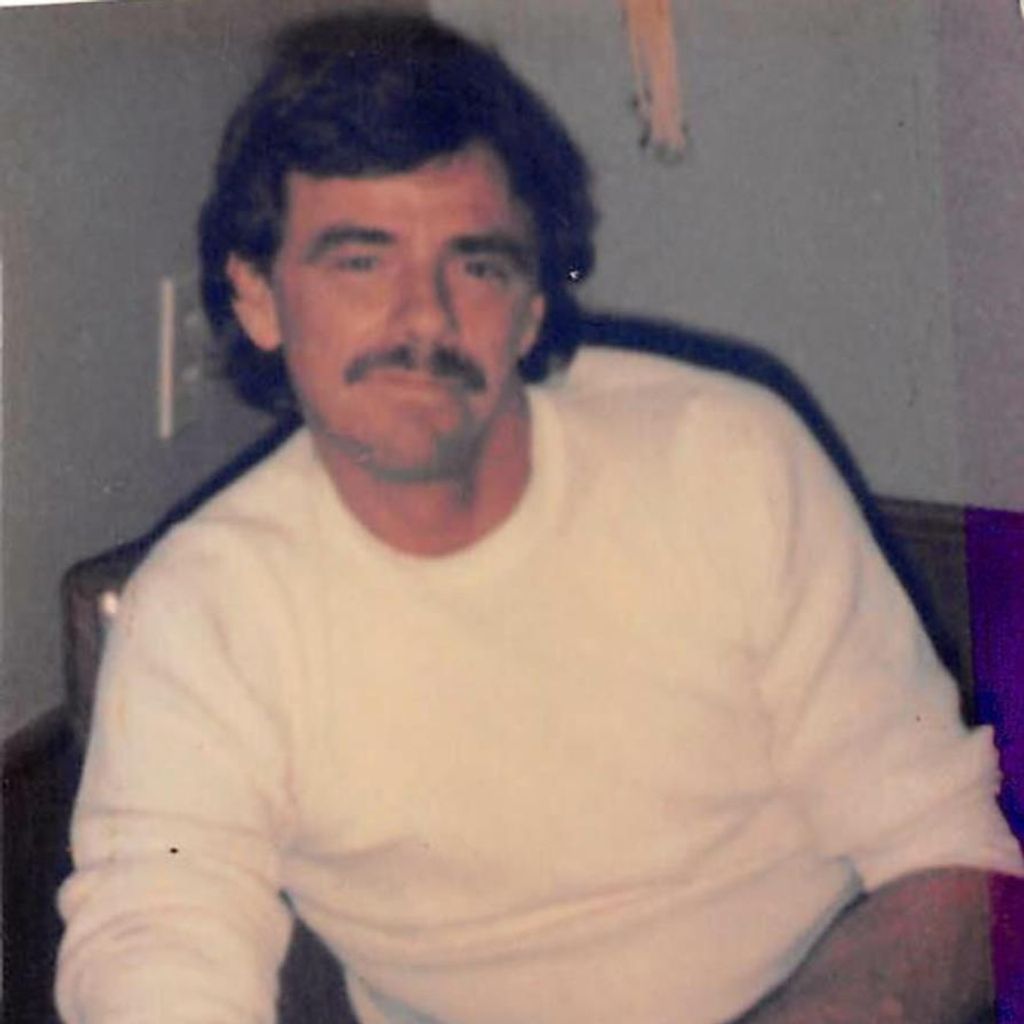Robert Earl Holmes