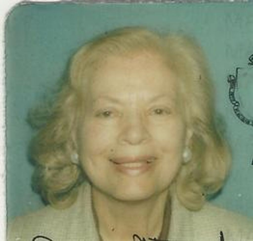 Helen (Makos) Karopoulos