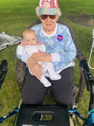 Betty Lou Ward photo gallery thumbnail 68 of 121