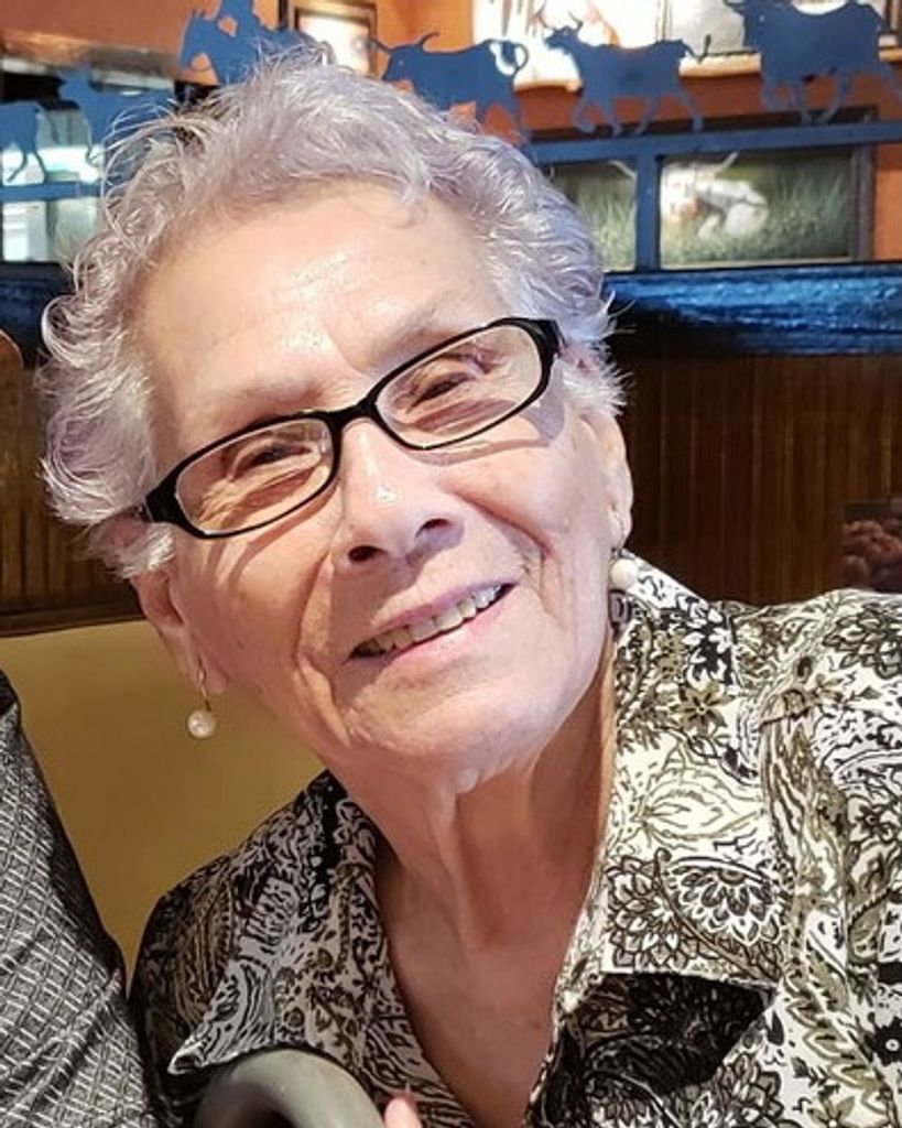 Maria Evelia Solis