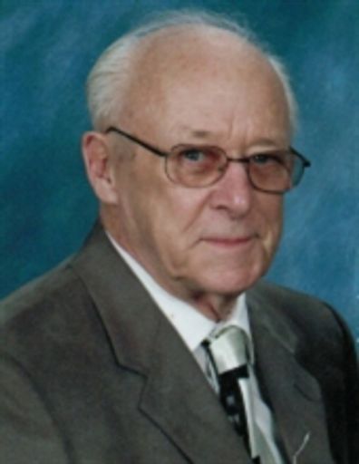 Llewelyn G. Kenneke photo gallery thumbnail 2 of 3