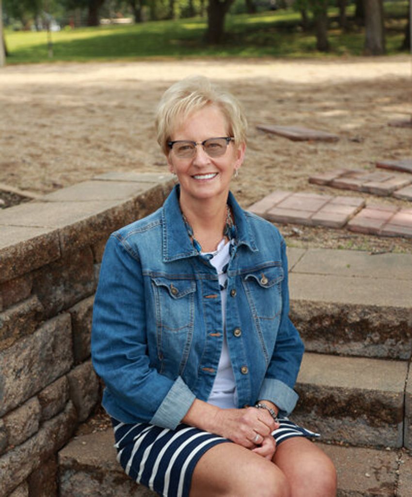 Cindy Pedersen Profile Photo