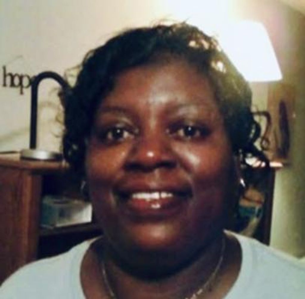 Elizabeth Miller Profile Photo