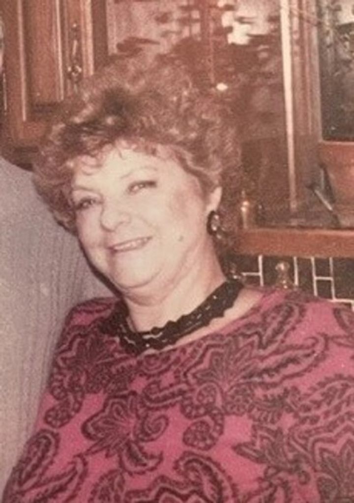 Caroline Yvonne Defrancesco Profile Photo