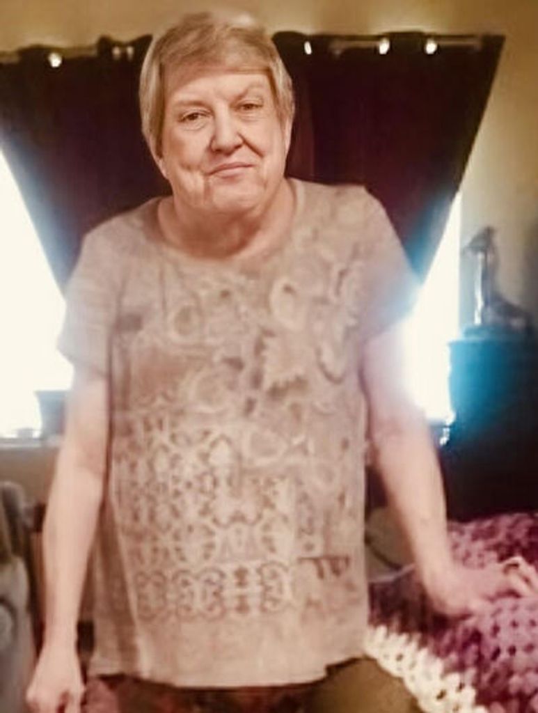 Lou Evelyn Karaisaridis Profile Photo