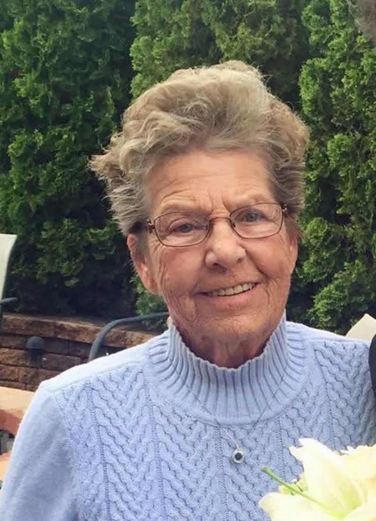 Elizabeth Shannon Profile Photo