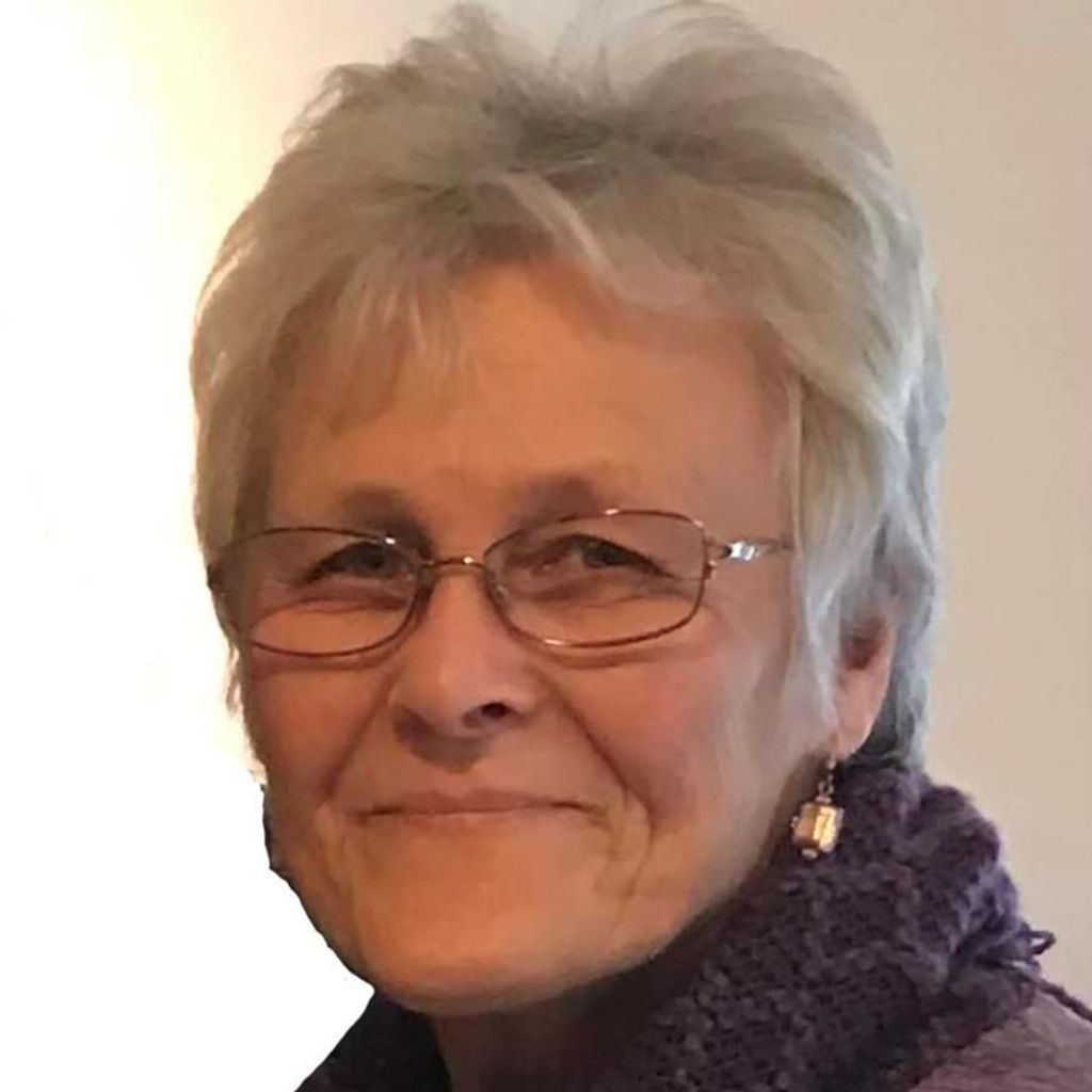 Victoria "Vicky" C (Linnus) Engman