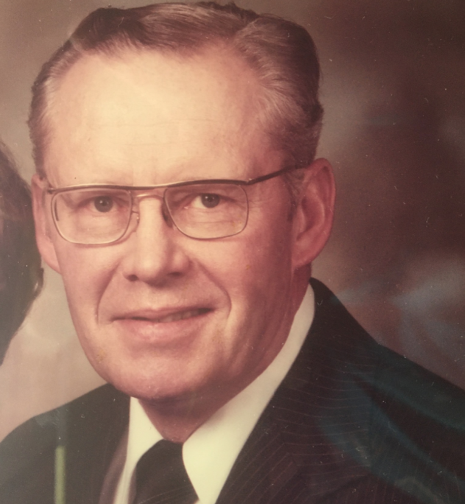 Lawrence Saunders