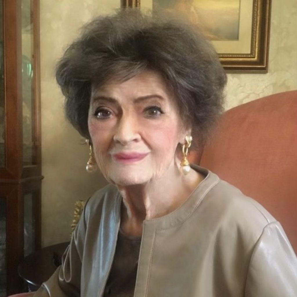 Mary Lou  Hayes