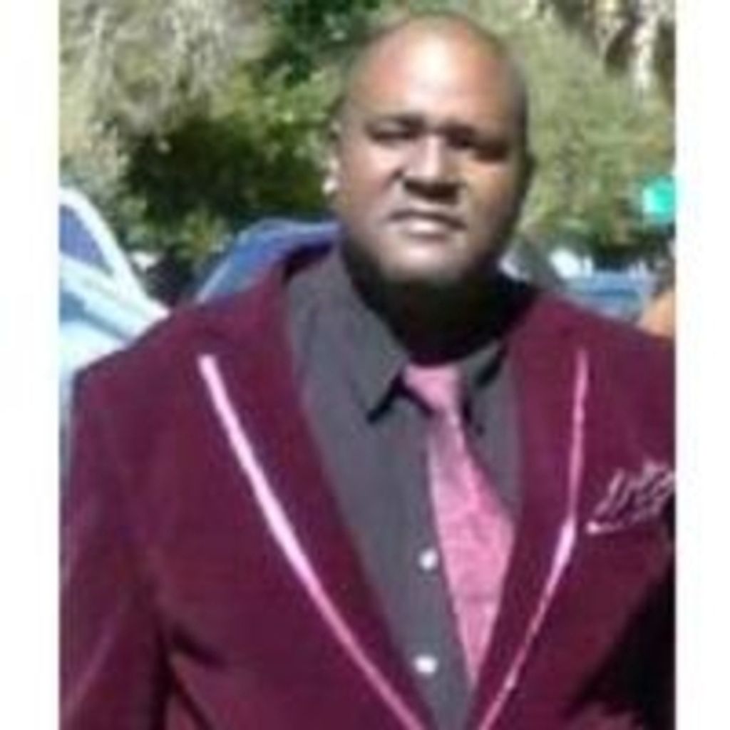 Ricardo D Smith Mccalop