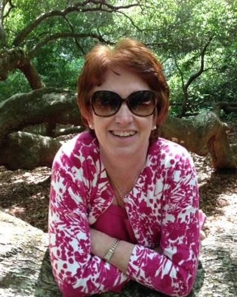 Beth Hahn Warren Profile Photo