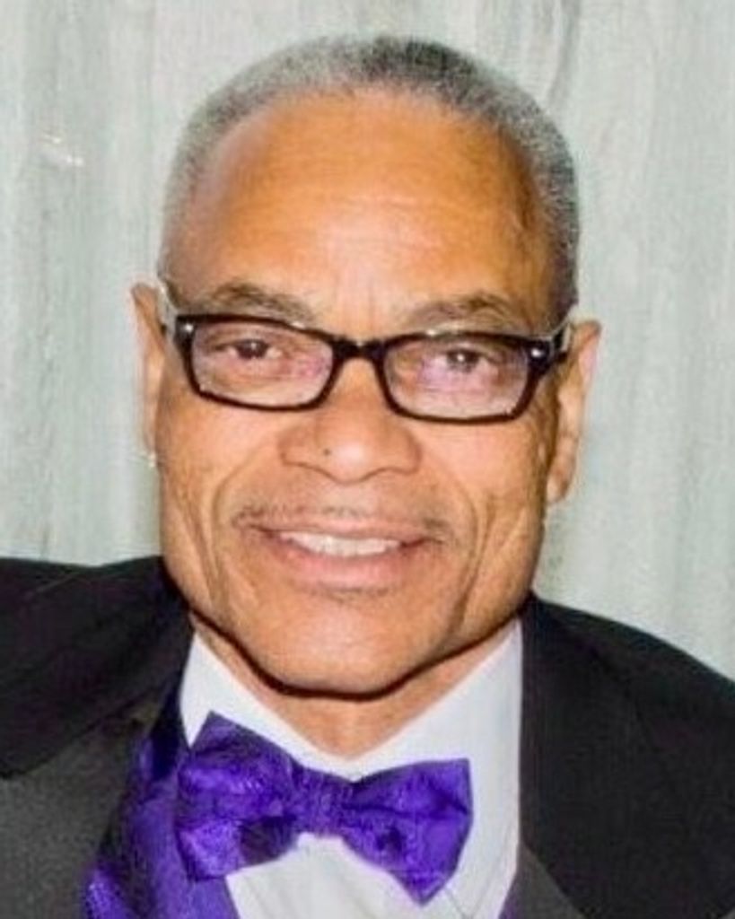 Robert Hollis Jr.