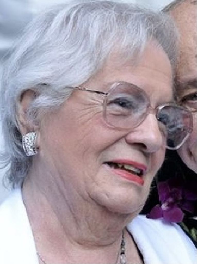 Dolores Ginos
