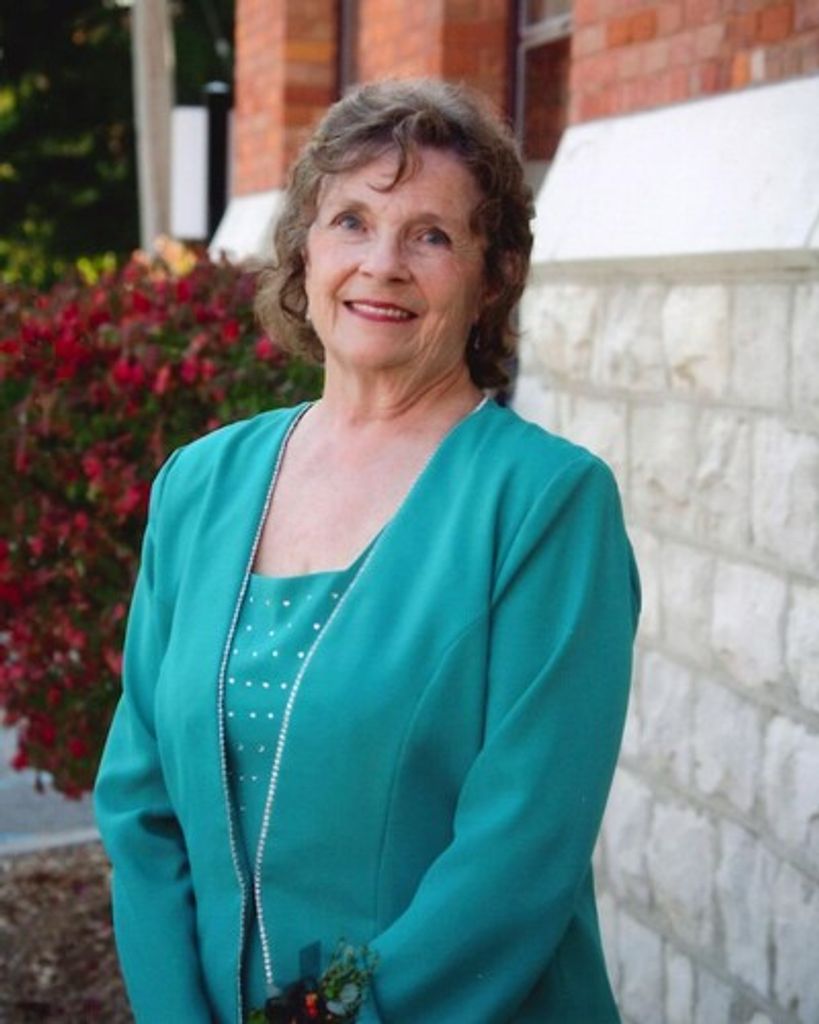 Amy Lou Lowell Profile Photo