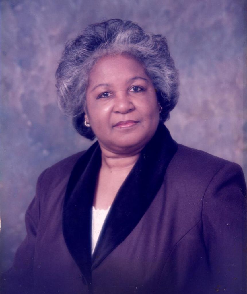 Naomi Bates Oakley Profile Photo