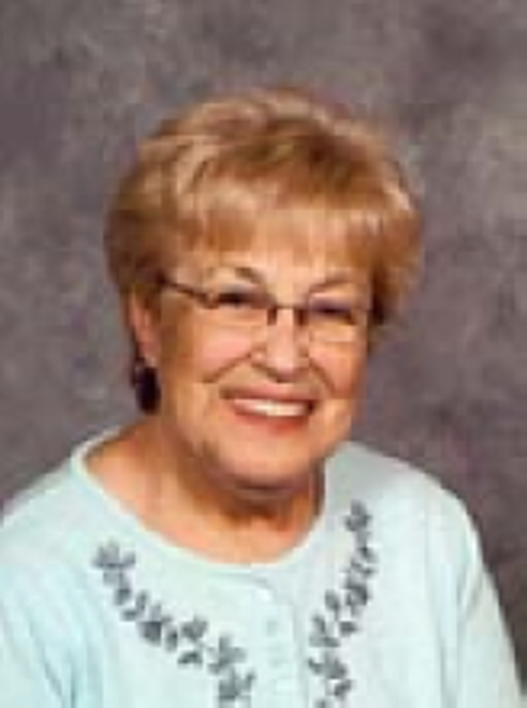 Lois  Arlene Szabo