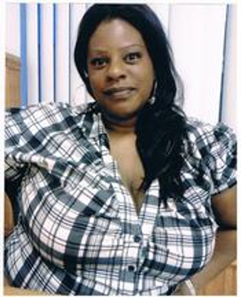 Tracie April Land Profile Photo