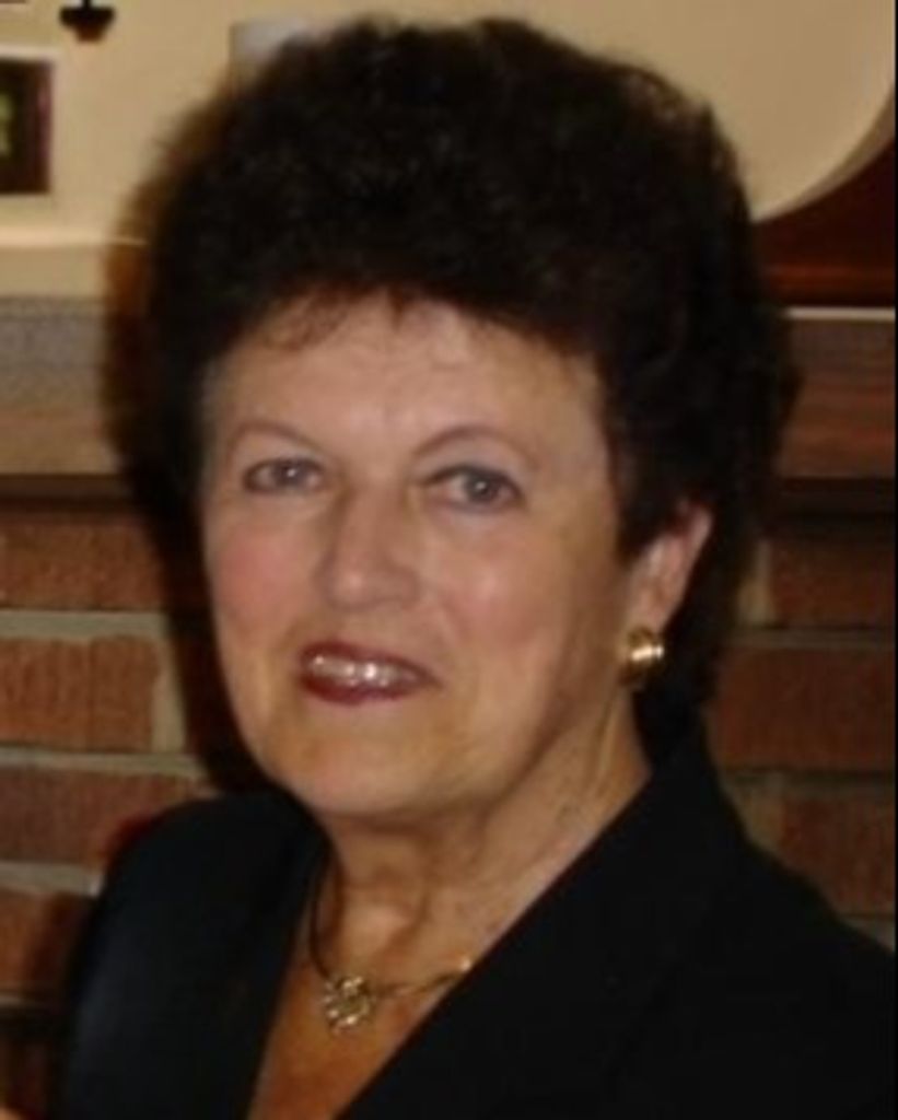 Mary Lou Sprague-Magdelinskas