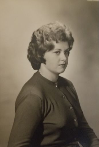 Evelyn Earlene (Smith)  Van Wey photo gallery thumbnail 1 of 28