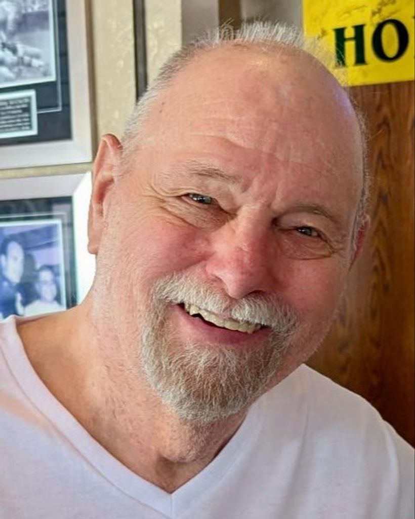 Daniel Hallada Profile Photo