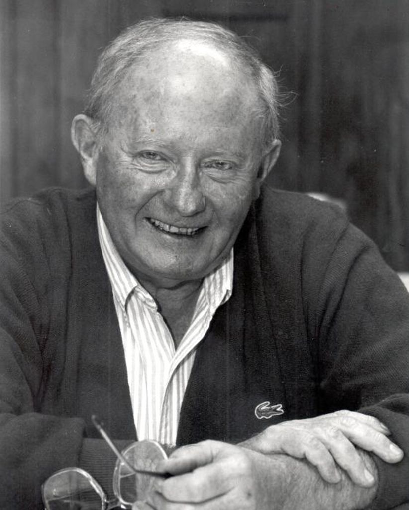 Robert L. Favreau