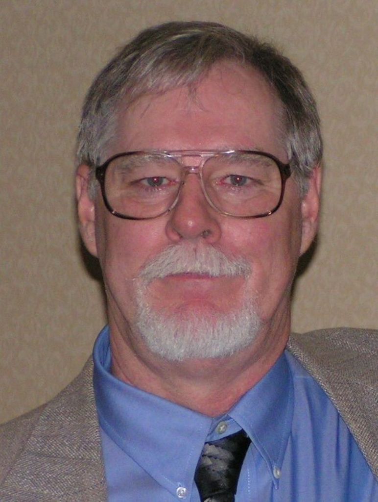 Thomas Holmes Profile Photo