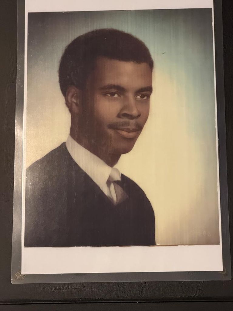 Earl J Lovely