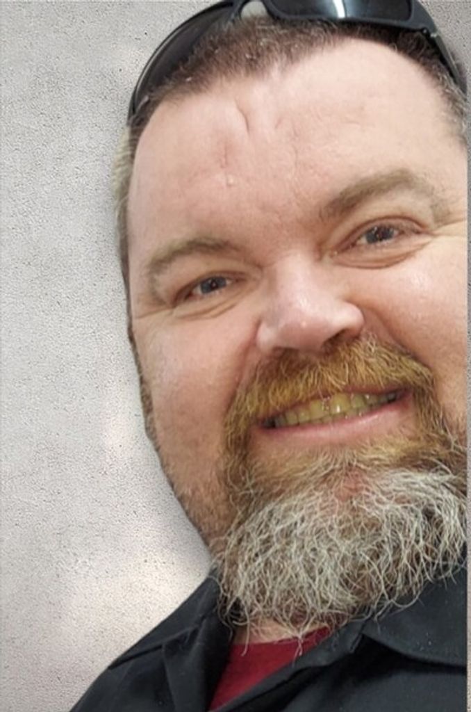 Owen Kim Crompton Profile Photo