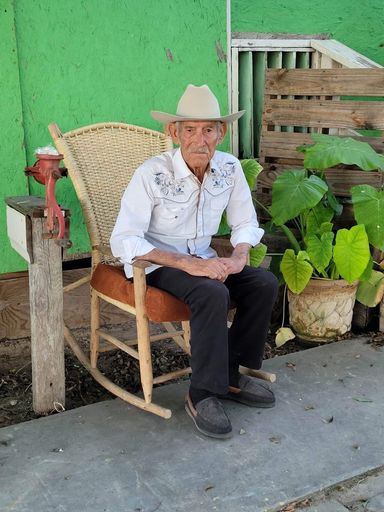 Santos Valdez Sr. photo gallery thumbnail 149 of 151