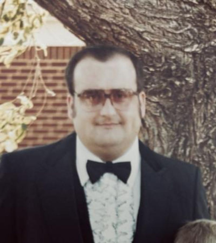 Johnny Lee Woods Profile Photo