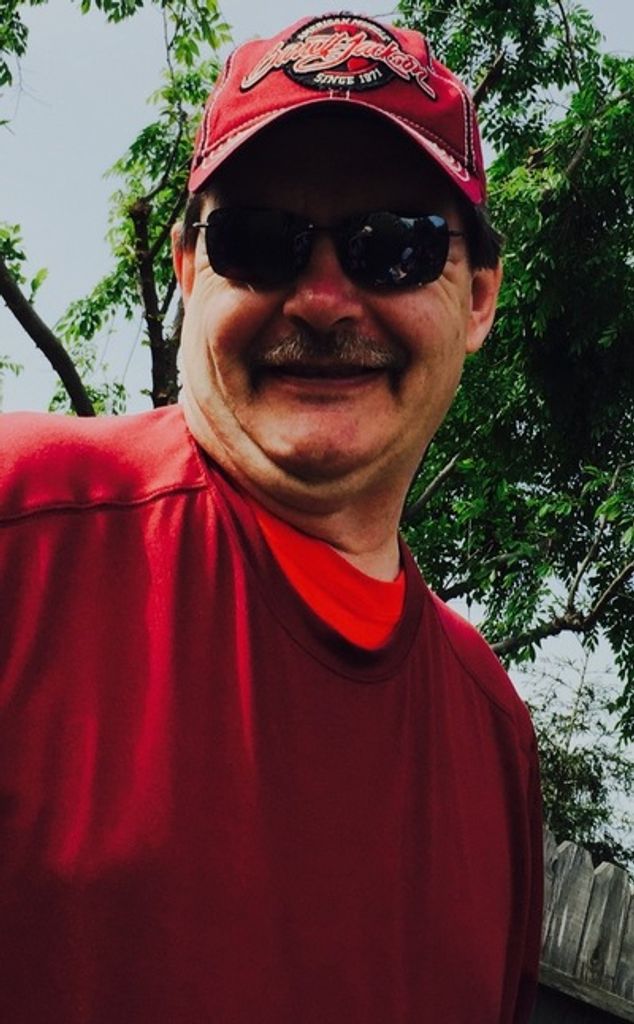 Lowell Hull Profile Photo