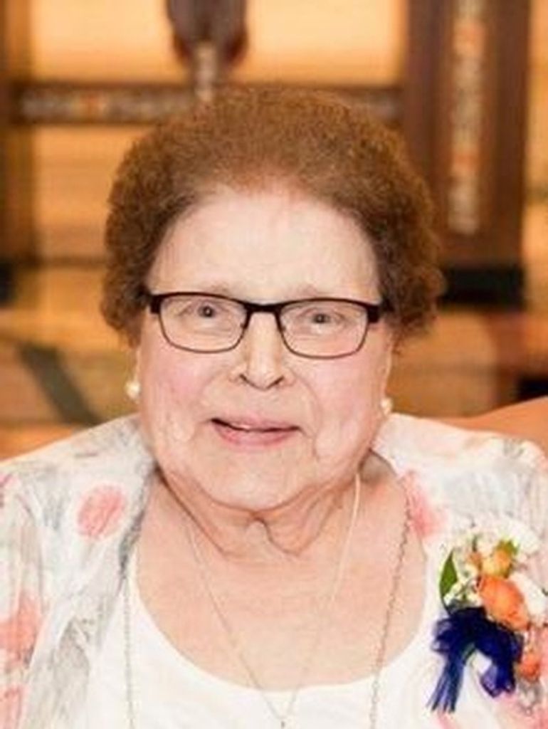 Esther Pietruszewski Profile Photo