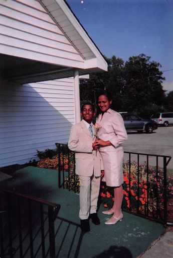 Dianne Adams photo gallery thumbnail 17 of 44