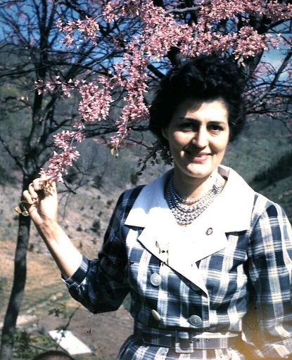 Betty Carroll photo gallery thumbnail 4 of 122