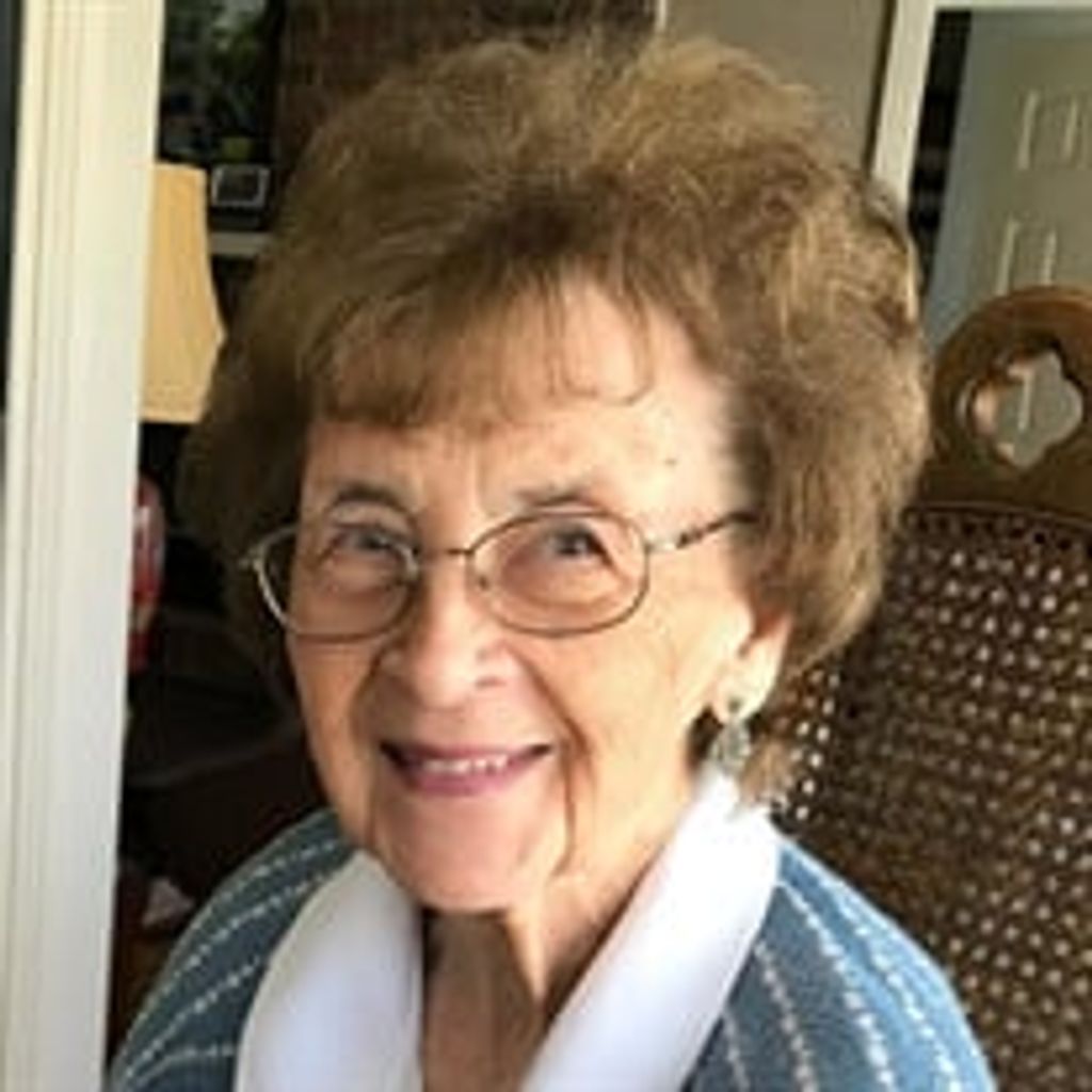 Lois Evelyn Mahoney