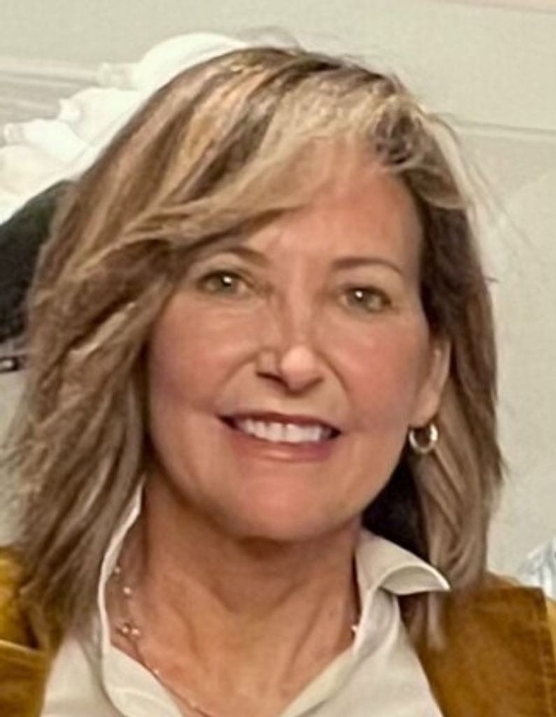 Molly (Belote)  Gay Profile Photo
