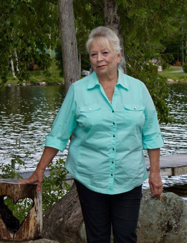 Patricia "Trish" (Lipshaw)  Moyer