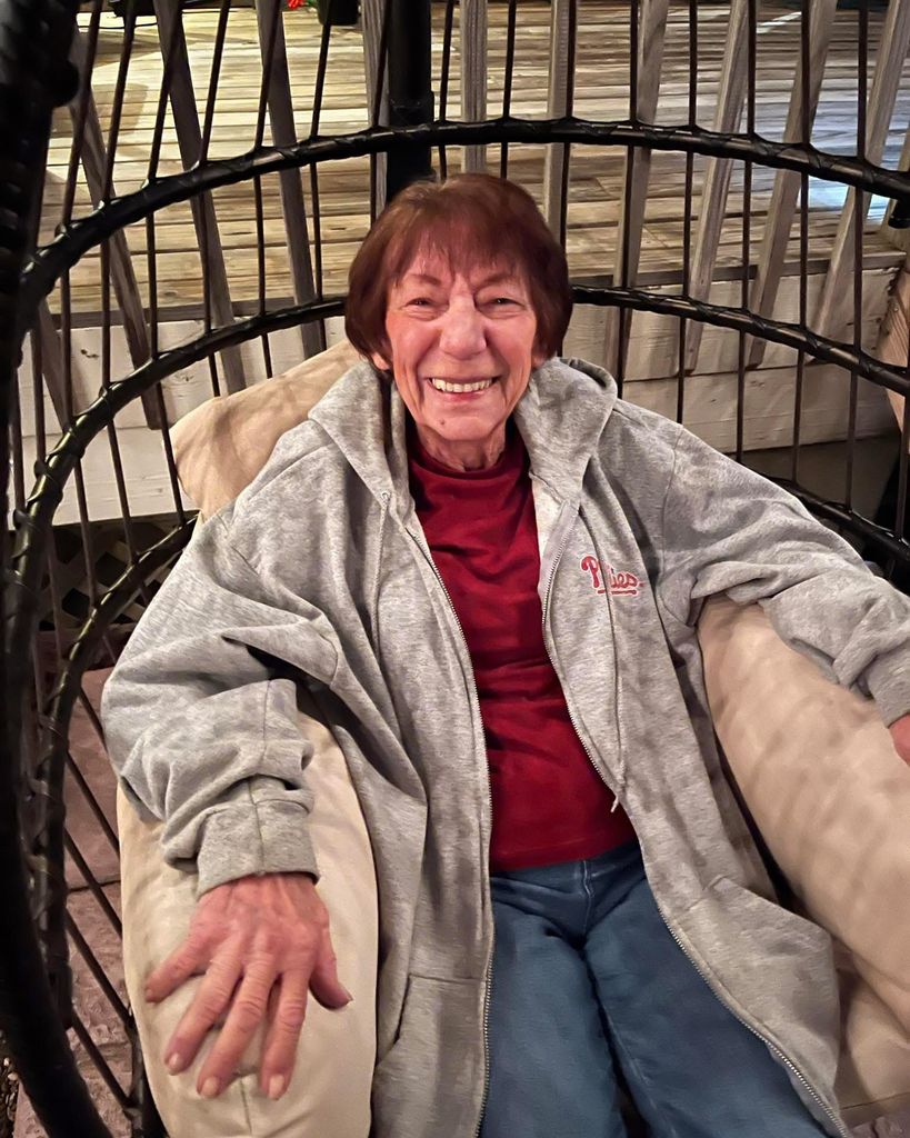 Carol R Ebley