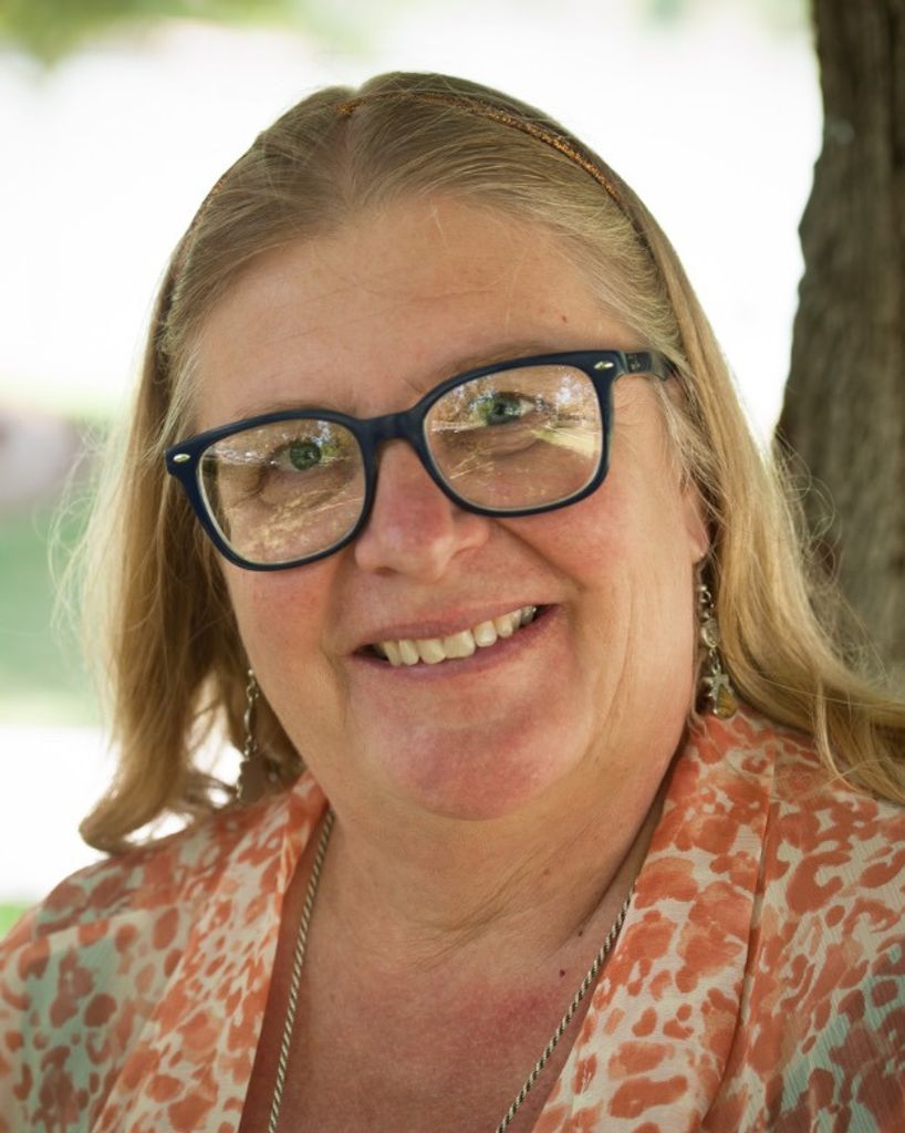 Linda Biewer-Elstob Profile Photo