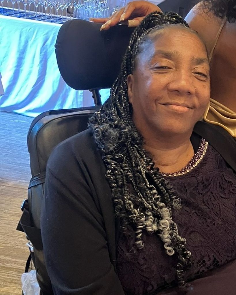 Della Reese Crews