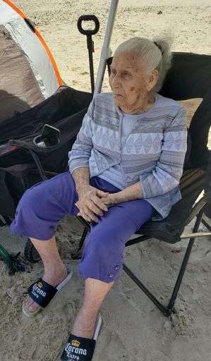 Maria Teresa Martinez photo gallery thumbnail 11 of 62