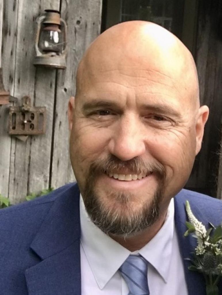 Kyle Wayne Bass Profile Photo