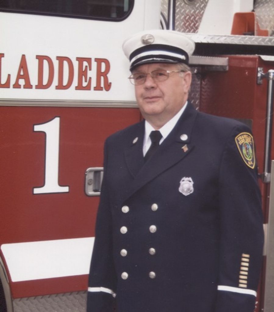 Sam Davis Profile Photo