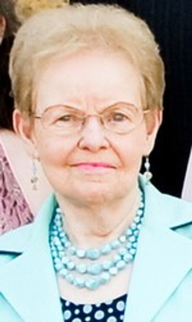 Evelyn M Burns